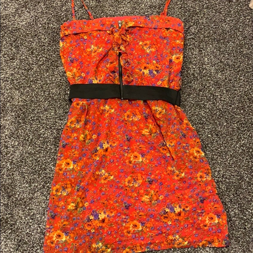 Floral dress with belt and pockets
